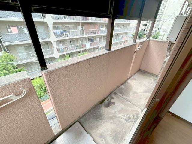 ユニヴェール新大阪のバルコニー