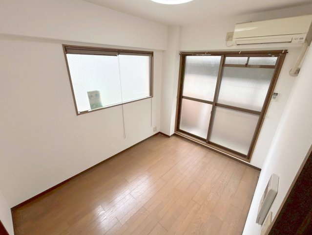 ユニヴェール新大阪の居間・リビング