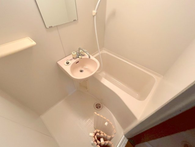 ユニヴェール新大阪の浴室