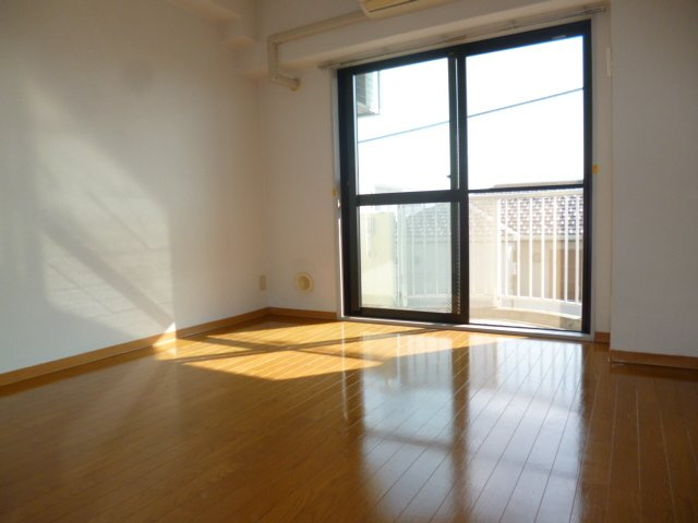 エクシードハイム白糸台の居間・リビング