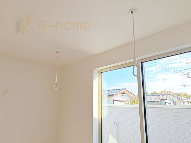 つくば市緑が丘第1期　新築戸建て　1号棟の設備|嬉しいホスクリーン付き！雨の日や花粉の時期も気にせずお洗濯できます♪