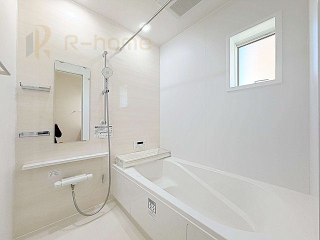 つくば市緑が丘第1期　新築戸建て　1号棟の浴室|足を伸ばしてもゆったりできるバスルーム♪機能性も取り入れて使い易さも保証します♪