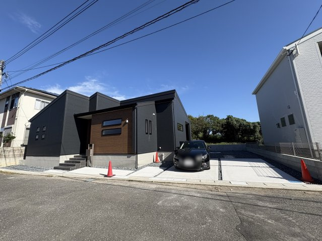 行橋市泉中央3丁目　新築一戸建ての外観|駐車場は3~4台♪
【行橋市　新築一戸建て】