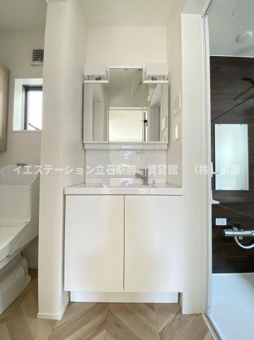 クイーンズテラスの独立洗面台