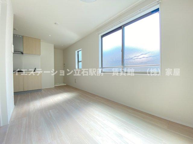 クイーンズテラスの居間・リビング|※室内エアコンあり(手配中)※