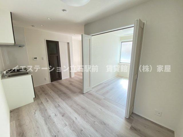 クイーンズテラスの居間・リビング|※室内エアコンあり(手配中)※