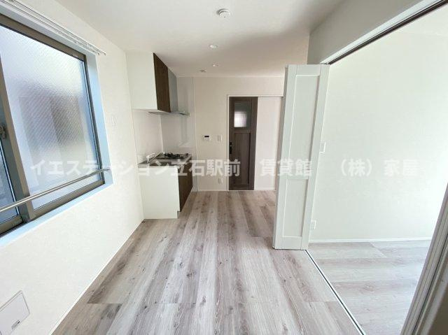 クイーンズテラスの居間・リビング|※室内エアコンあり(手配中)※