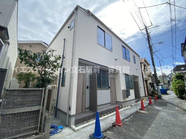 クイーンズテラスの外観