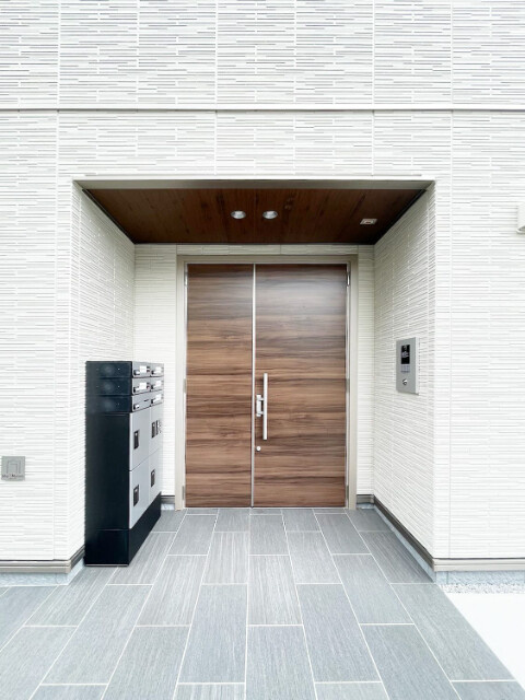 メゾン　ブリエのエントランス|オートロック・宅配ボックス