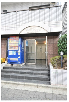ハイタウン世田谷代田のエントランス