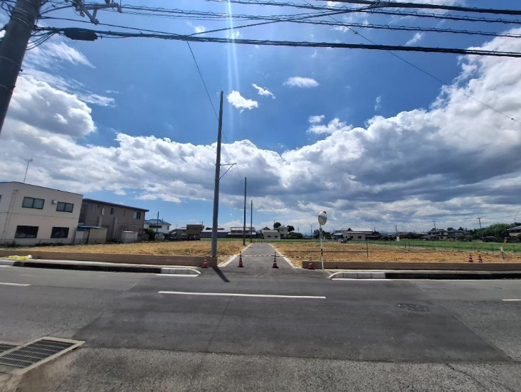 敷地面積60坪～　売地　川越市鴨田　全9区画の前面道路含む現地写真|北東側道路約９．３ｍ公道