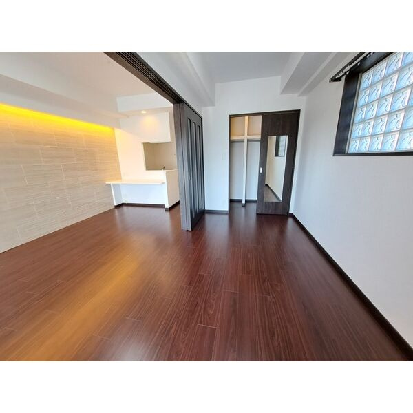 グランカーサ新大阪SOUTHの居間・リビング