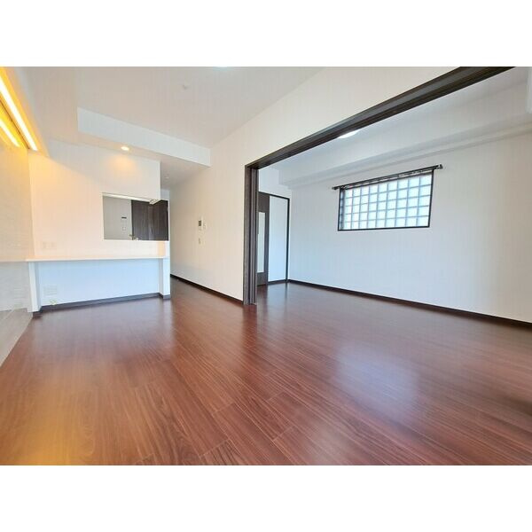 グランカーサ新大阪SOUTHの居間・リビング