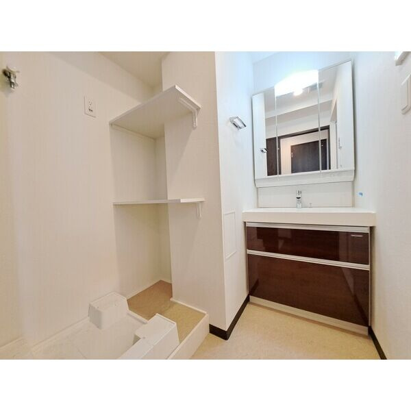 グランカーサ新大阪SOUTHの独立洗面台