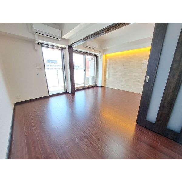 グランカーサ新大阪SOUTHの居間・リビング