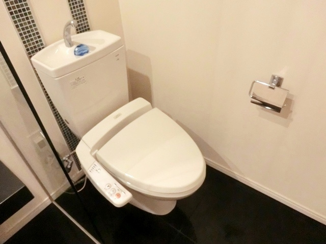 アルファスイート浦和本太フレストのトイレ|別号室の参考写真です☆温水洗浄便座付き。☆
