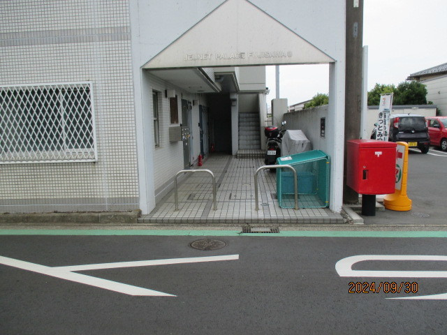 ジュネパレス藤沢のエントランス