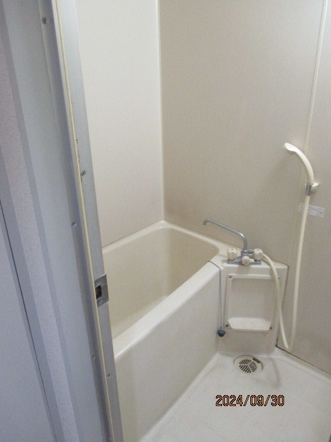 ジュネパレス藤沢の浴室