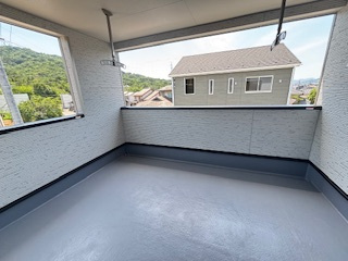 【バルコニー】 | 東広島市西条町寺家（寺家駅）全6区画　NO2 | 広めのバルコニー☆屋根があるので急な雨も安心です☆