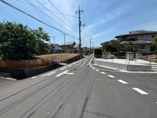 【前面道路含む現地写真】 | 東広島市西条町寺家（寺家駅）全6区画　NO2 | 前面道路6ｍ