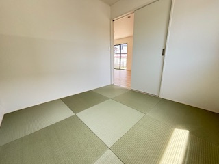 【和室】 | 東広島市西条町寺家（寺家駅）全6区画　NO2 | 18帖リビングにつながる4.5畳和室☆ホッとくつろぐ空間です☆