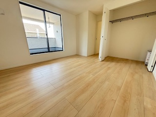 【洋室】 | 東広島市西条町寺家（寺家駅）全6区画　NO2 | 2階　洋室×3　収納付きでお部屋がスッキリ広く使えます。