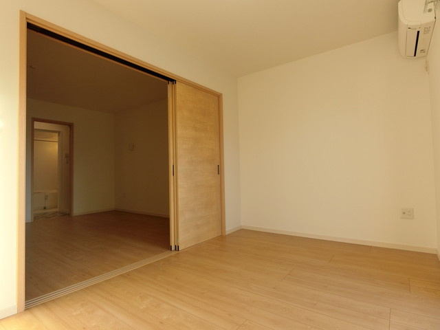 レークコートの洋室