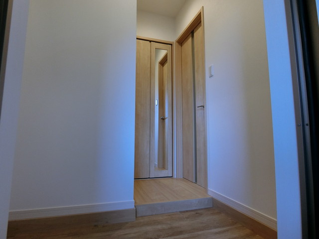 レークコートの玄関