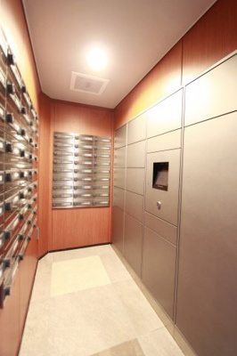 【その他共用部分】 | エスリード五位堂駅前 | メールコーナー、宅配ボックスです