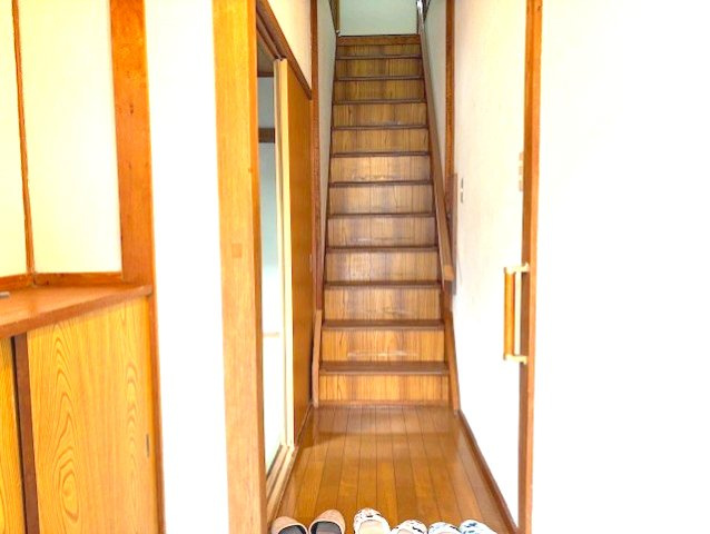 常松町２丁目戸建の玄関|きれいな玄関です