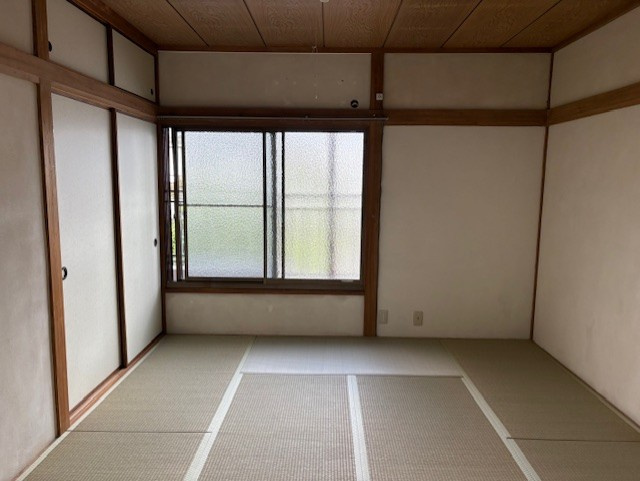 常松町２丁目戸建の和室|落ち着いた雰囲気の和室付きです