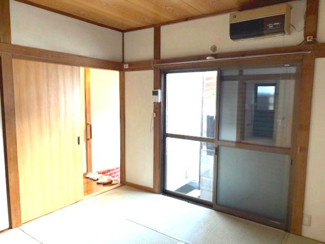 常松町２丁目戸建の内装|明るい室内です