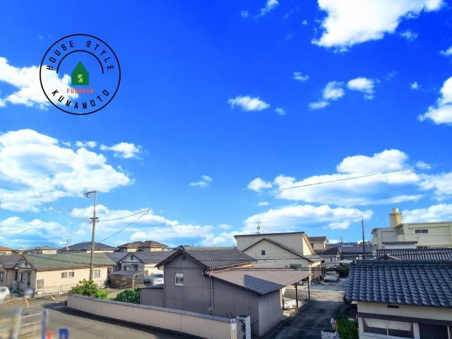 熊本市南区良町3丁目第1-2棟（1号棟）の展望|窓から緑が見える物件も魅力的です。