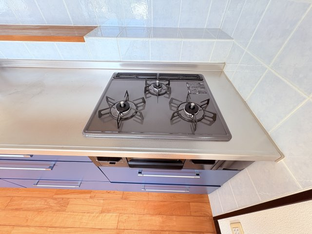 読谷村高志保1249-9中古戸建てのキッチン