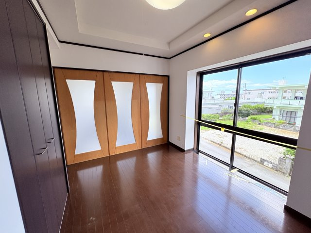 読谷村高志保1249-9中古戸建ての洋室