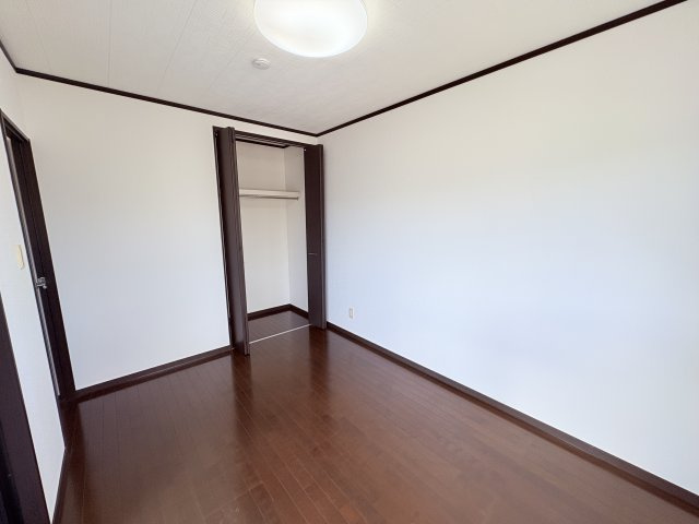 読谷村高志保1249-9中古戸建ての洋室