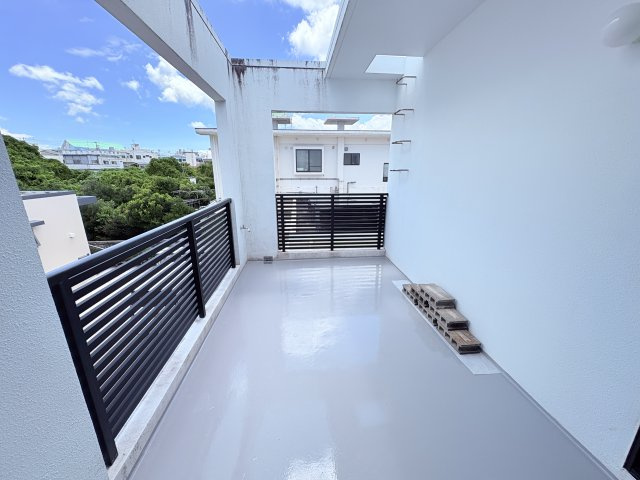 読谷村高志保1249-9中古戸建てのバルコニー