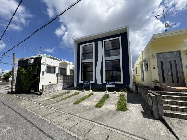 読谷村高志保1249-9中古戸建ての前面道路含む現地写真