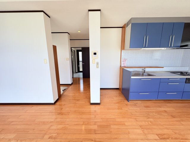 読谷村高志保1249-9中古戸建ての居間・リビング