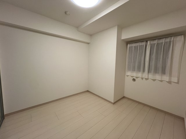 日ノ出町は、グルメの街【ミオカステーロ横濱野毛山公園】の洋室|ゆったりした洋室です