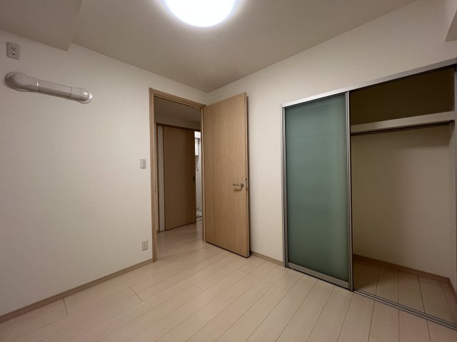 日ノ出町は、グルメの街【ミオカステーロ横濱野毛山公園】の洋室|使い勝手のいい洋室です