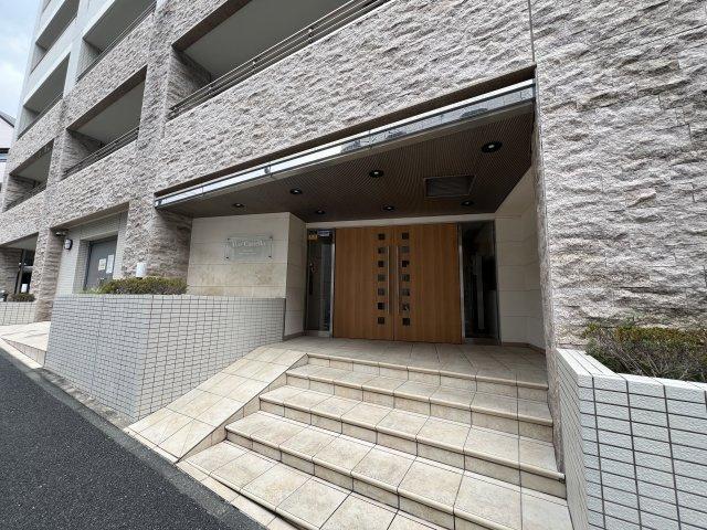 日ノ出町は、グルメの街【ミオカステーロ横濱野毛山公園】の外観|きれいな外観です