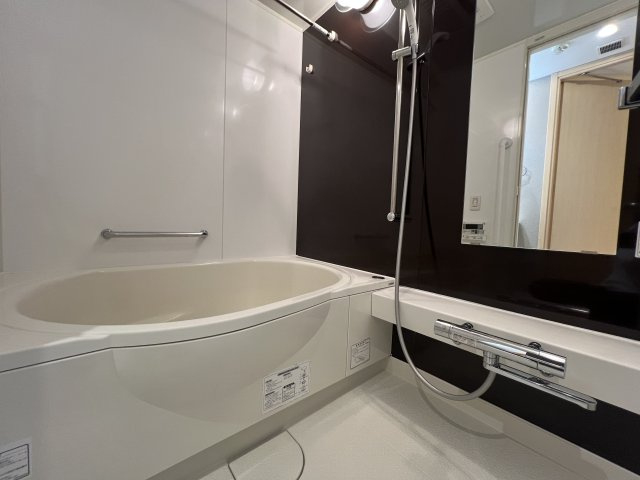 日ノ出町は、グルメの街【ミオカステーロ横濱野毛山公園】の浴室|ゆったり過ごせるお風呂です