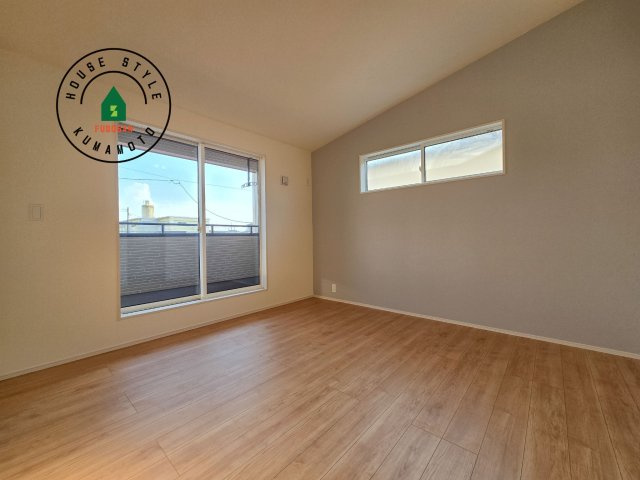 熊本市南区良町3丁目第1-2棟（2号棟）の寝室|主寝室には収納力に優れたクローゼットがありますので、お部屋もすっきり片付きます。