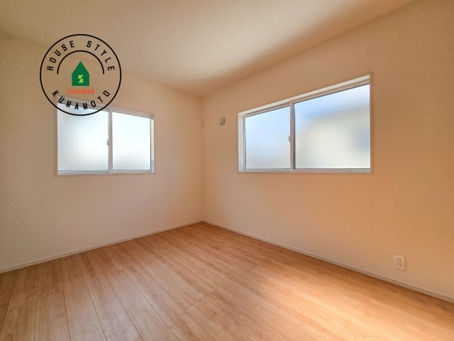 熊本市南区良町3丁目第1-2棟（2号棟）の子供部屋|穏やかな光が差し込む室内には、穏やかな時間が流れます。