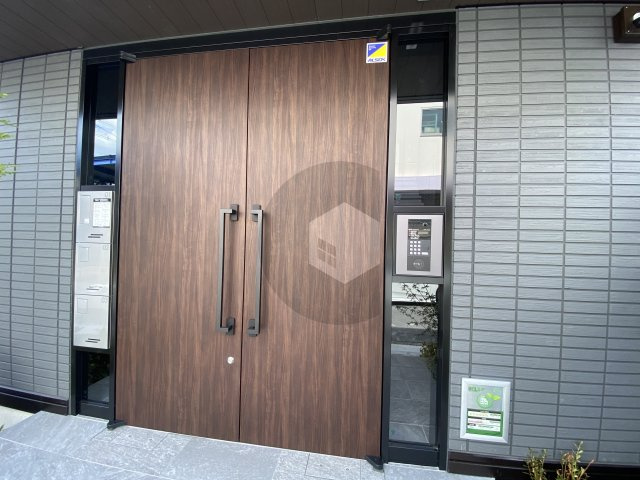 マニフィック御厨中のエントランス