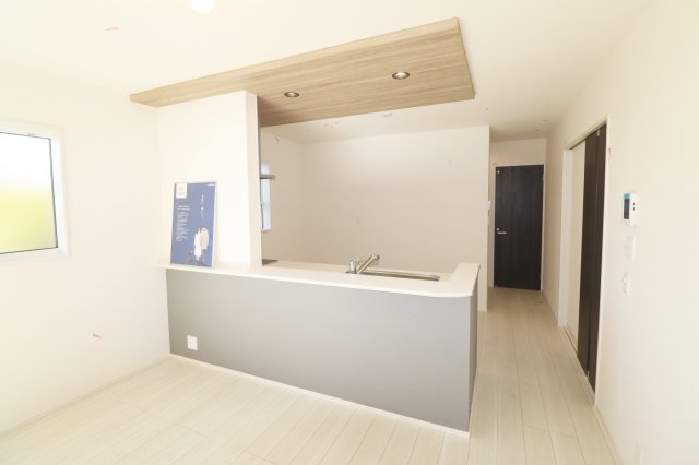 郡山市安積荒井２丁目　　　１号棟　　　安積第１小学校、安積中学区のキッチン