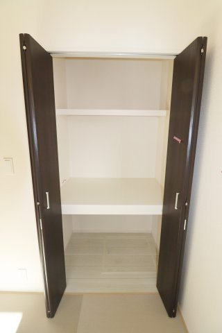 郡山市安積荒井２丁目　　　１号棟　　　安積第１小学校、安積中学区のトイレ