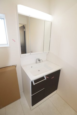 郡山市安積荒井２丁目　　　１号棟　　　安積第１小学校、安積中学区の浴室