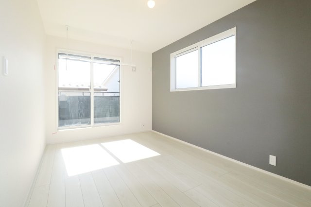 郡山市安積荒井２丁目　　　１号棟　　　安積第１小学校、安積中学区の洋室